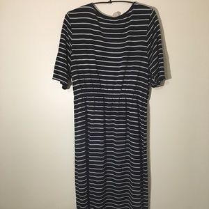 //b&w stripey dress//